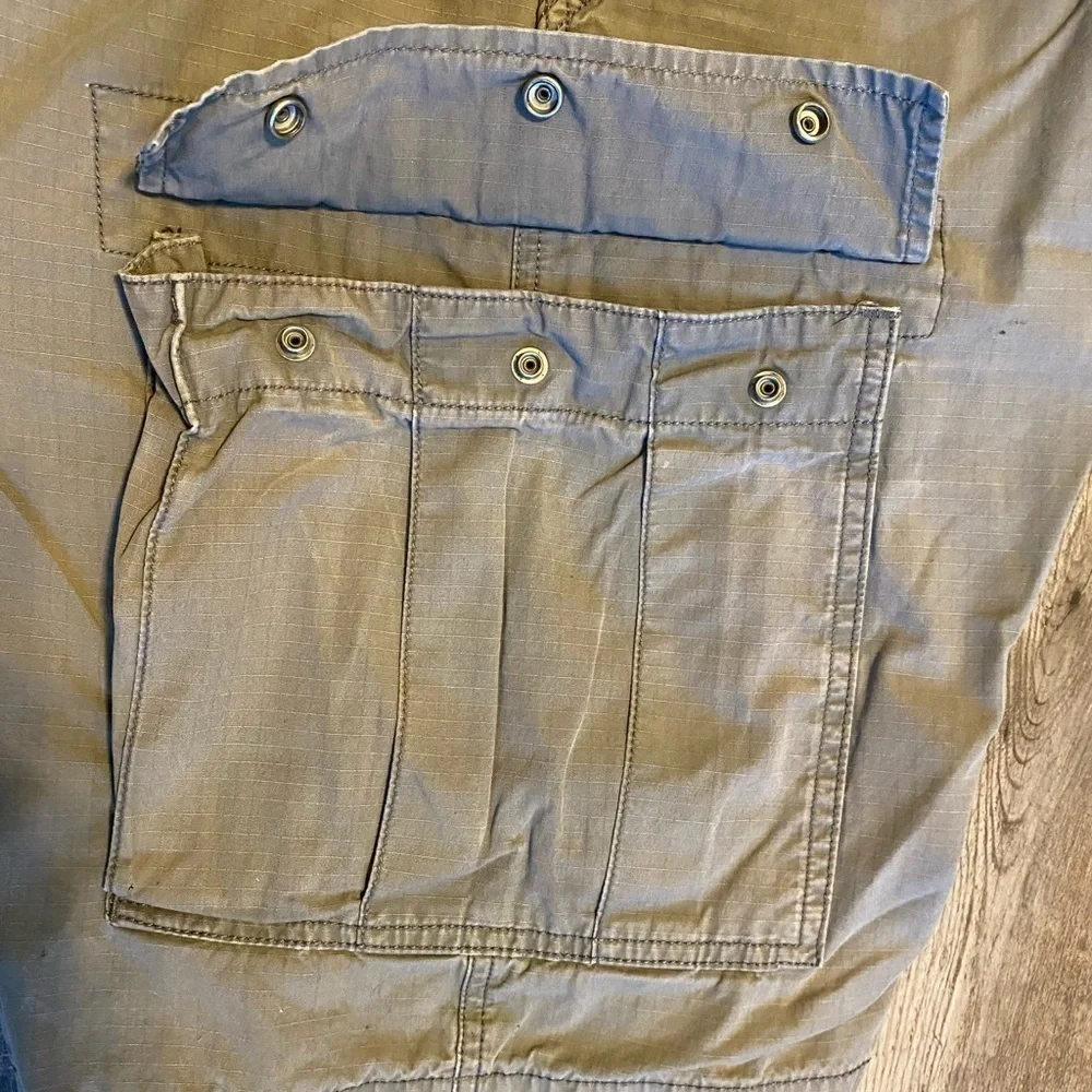 Levis flat front